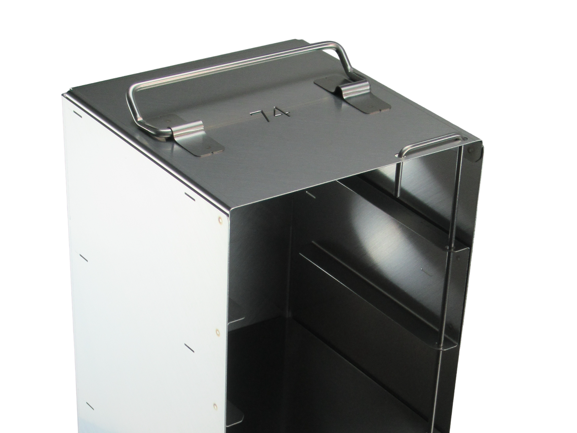 Gebogene Klappgriff zur erleichterten Entnahme